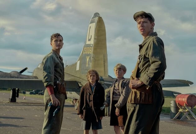 Момент из 1 сезона сериала Властелины воздуха