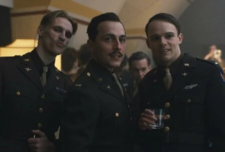 Кадр из сериала Властелины воздуха